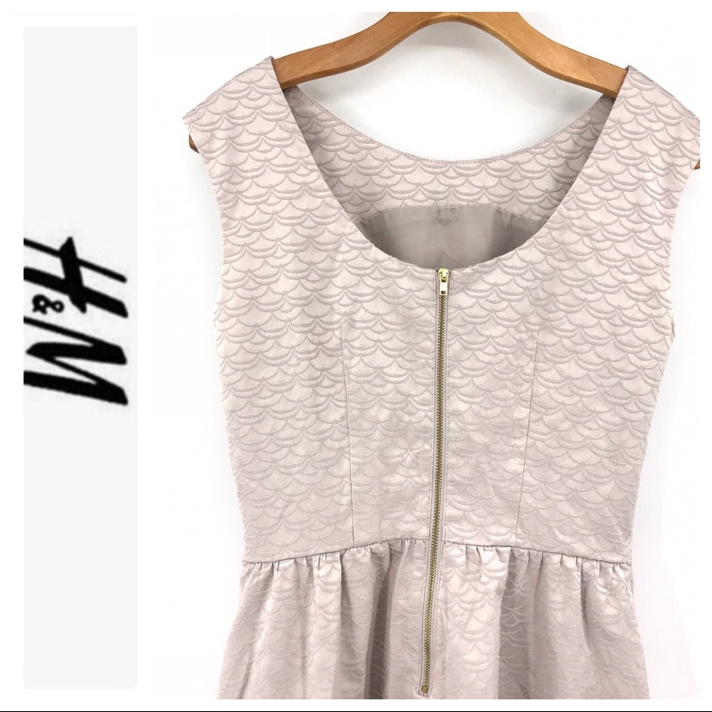 💕SALE💕H&M Ivory Golden Sleeveless Dress - Picture 3 of 8